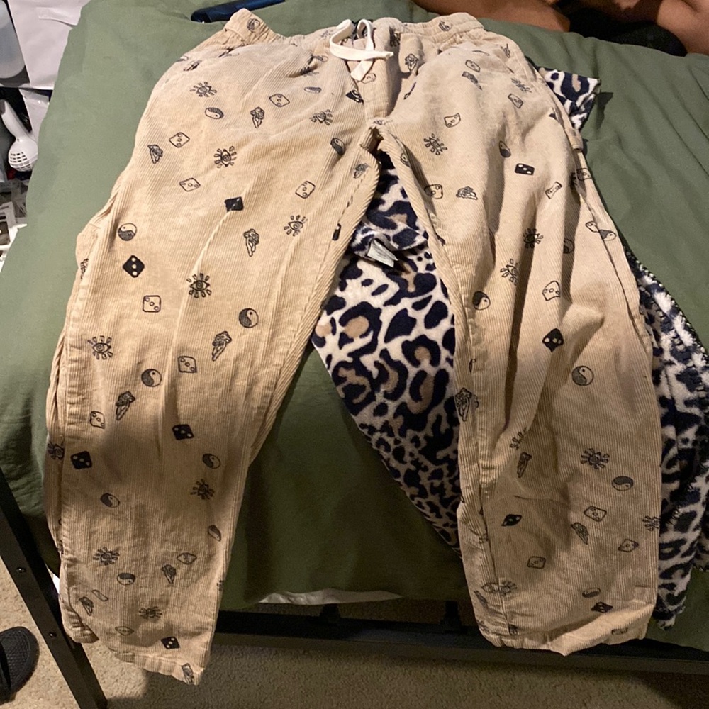 Patterned pants